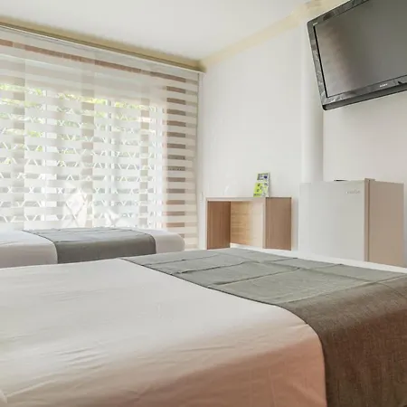 Hotel Boutique Laureles Home - Ayenda 1258 (Adults Only) Medellín Exterior foto